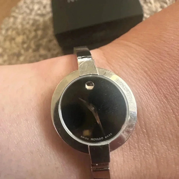 WOMEN's  MOVADO WATCH - Picture 2 of 5